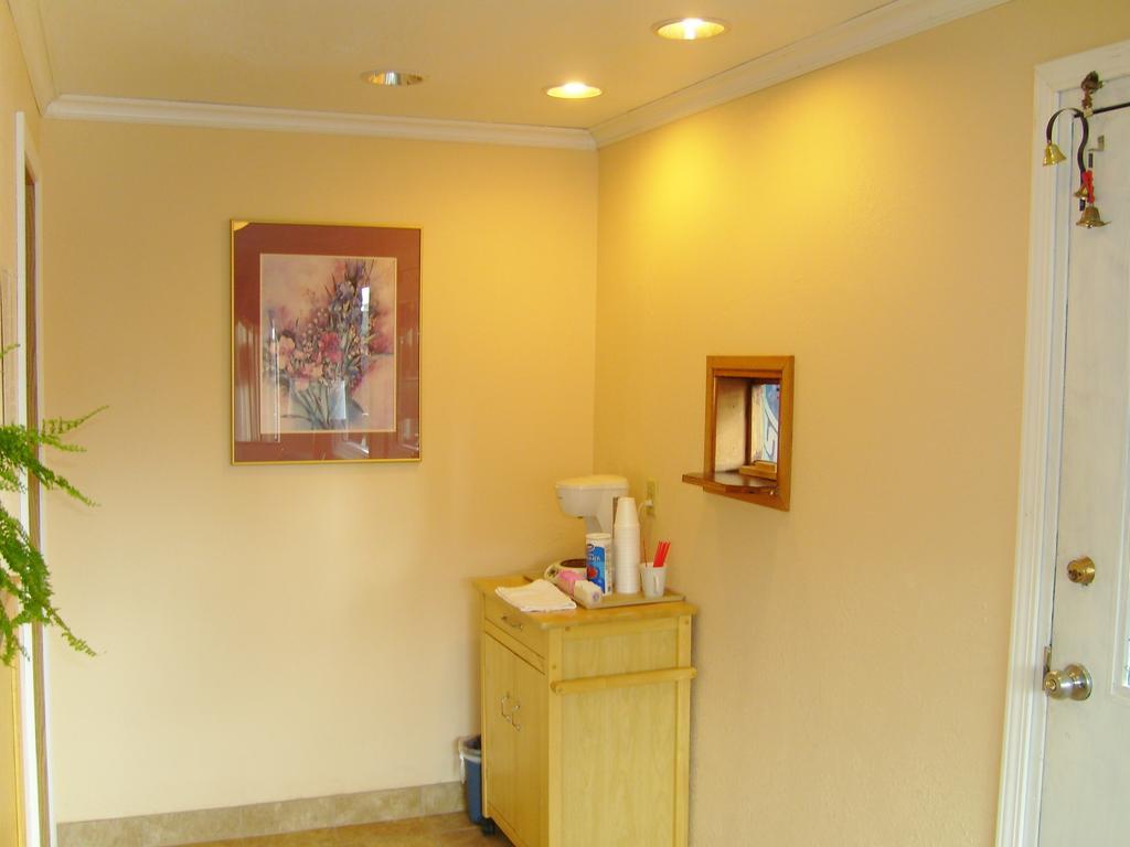 Stagecoach Inn Motel Molalla Εξωτερικό φωτογραφία